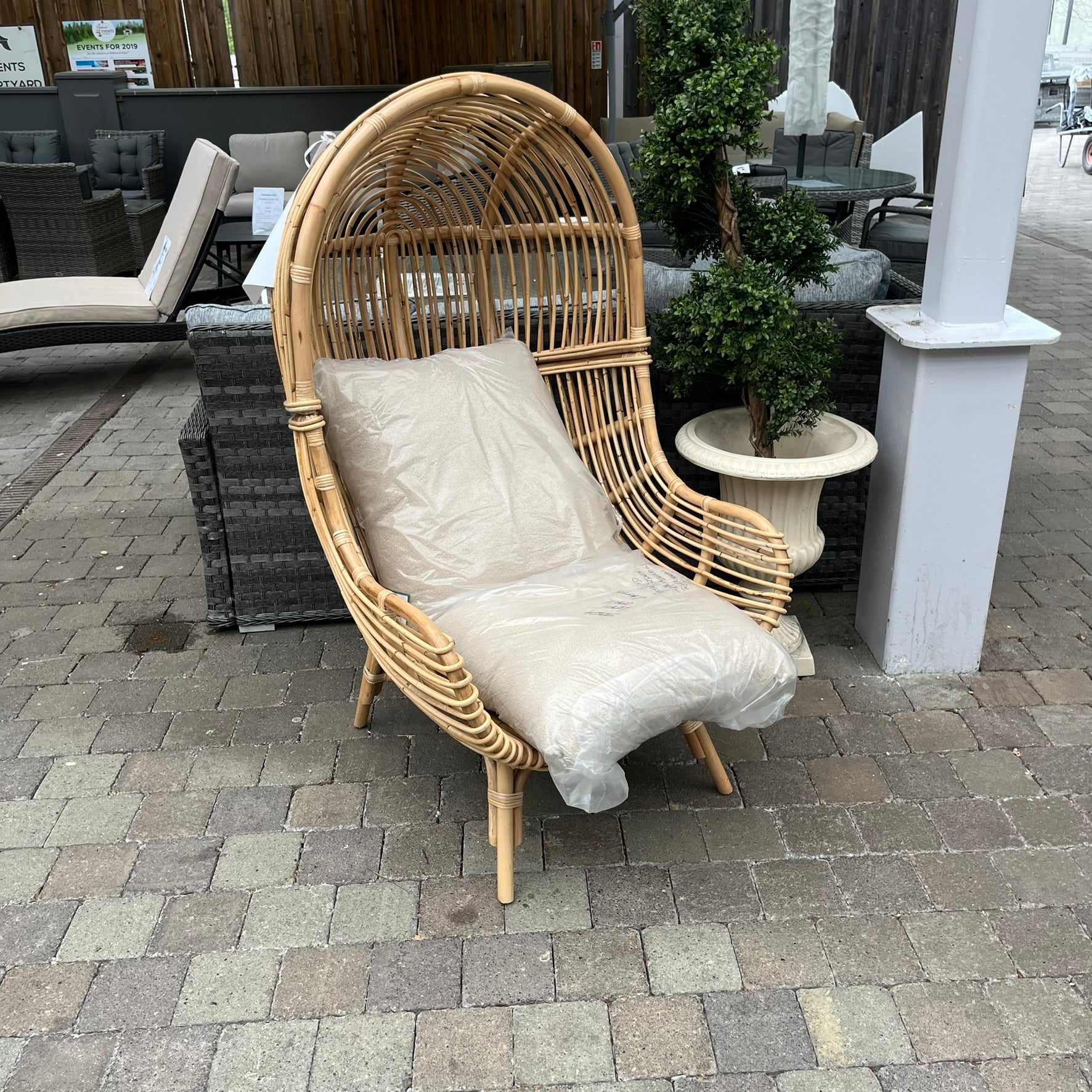 Desser Loft Chair - Image 2