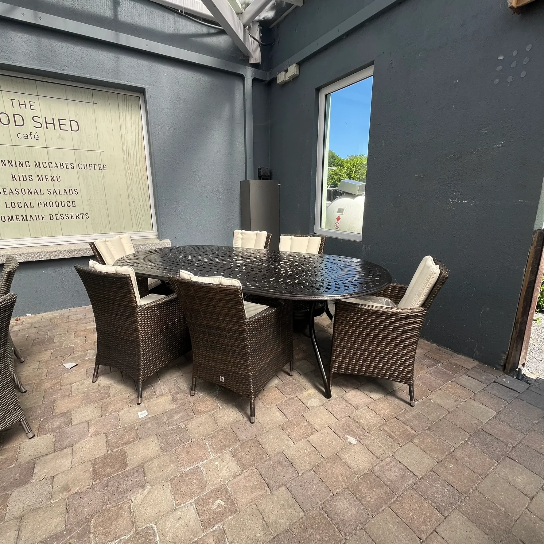 Gardina/Lyon 6 Seater Oval Set - Clearance - Image 5